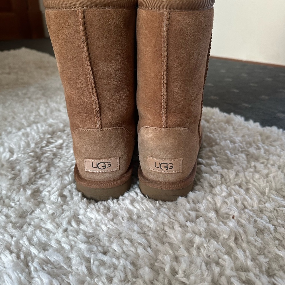 UGGs